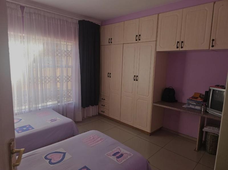 5 Bedroom Property for Sale in Mmabatho North West